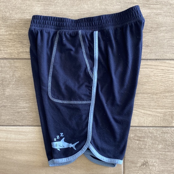 Boys Gap Kids Snooze! PJ Set with Shark Graphic - Picture 10 of 10